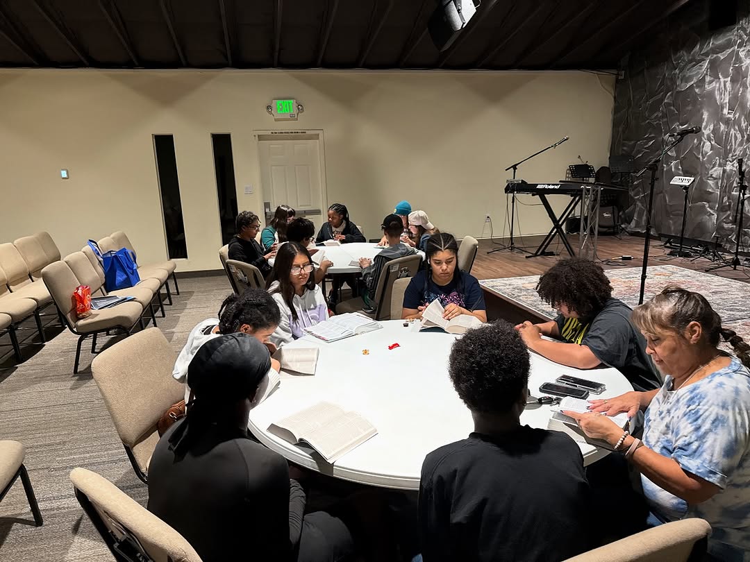 It’s YOUTH NIGHT! 🥳 if you have a 6th-12th grader...